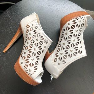 VIA UNO HEELS. MADE IN BRAZIL